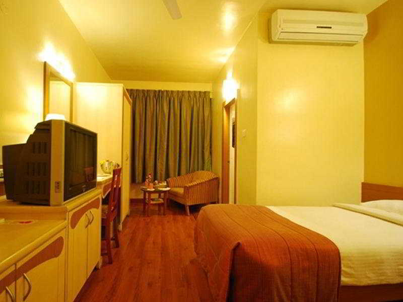 Hotel Park Central Koregaon Park Pune Habitación foto